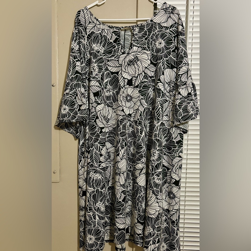 Ruby Rd Woman Black and White Floral Dress